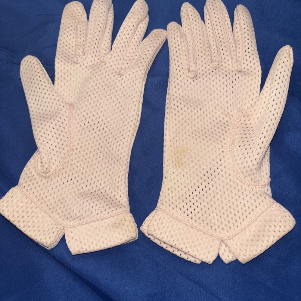 Vintage Ladies Gloves - Peach Nylon Mesh - ? 1940/50s? size 61/2 Keyser